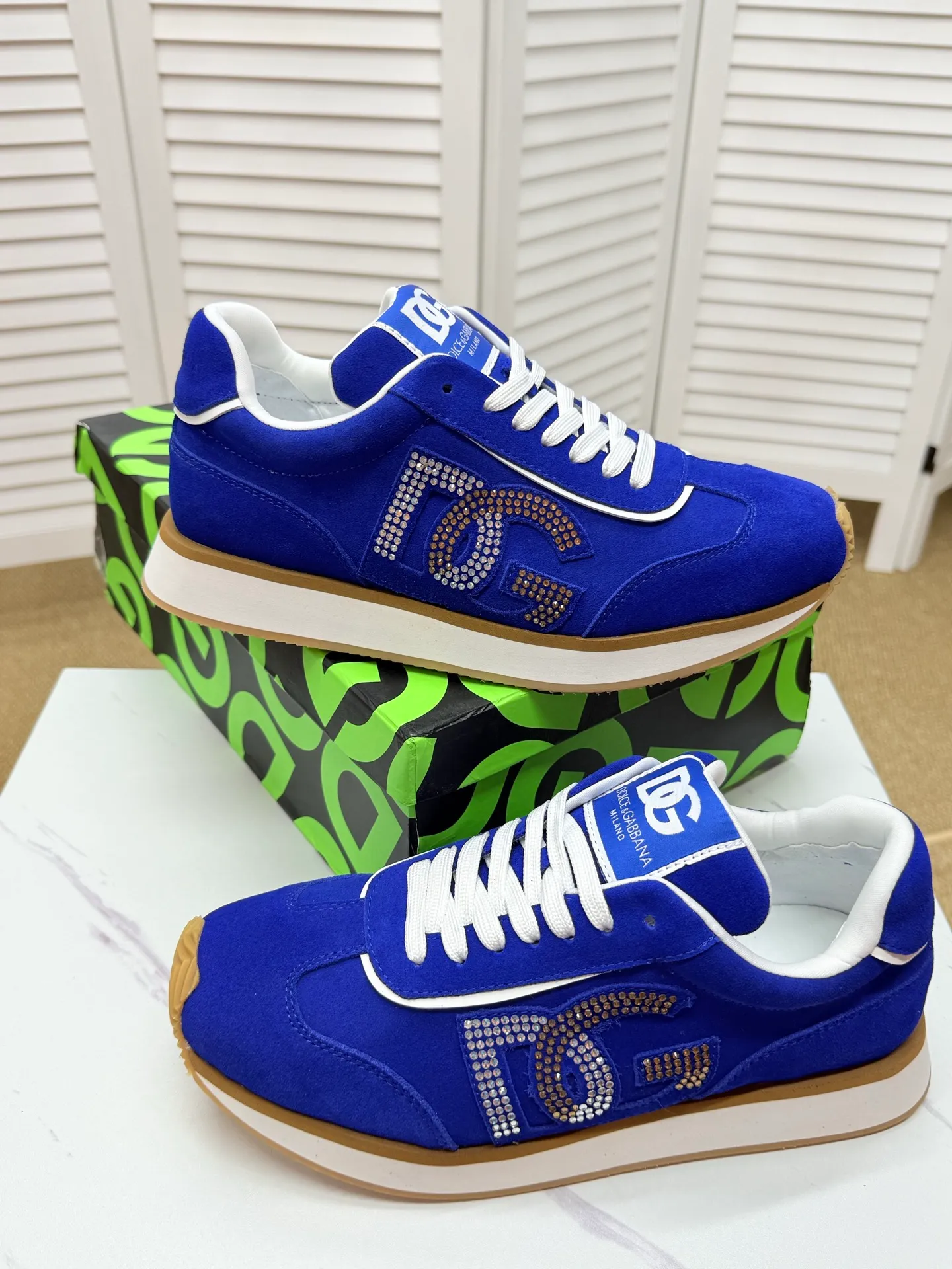 Men's clothing and shoes 250. The latest sports and casual shoes for couples (DG) are fashionable and versatile, and can add luster to various looks. Create an exquisite design with unique dynamic vitality and modern atmosphere, showing modern elegance. Size: 36-46 (45 and 46 are custom-made and cannot be returned or exchanged) Se